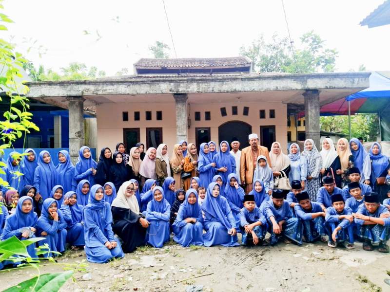 Ponpes Al-Ikhlas Gelar Penutupan Pengajian Dengan Acara Khotmil Qur&#039;an Dan UKBS
