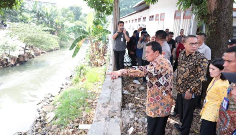 Bupati Tangerang Tinjau Progres Pembongkaran dan Normalisasi Kali Cirarab di Sepatan&ndash;Pasar Kemis