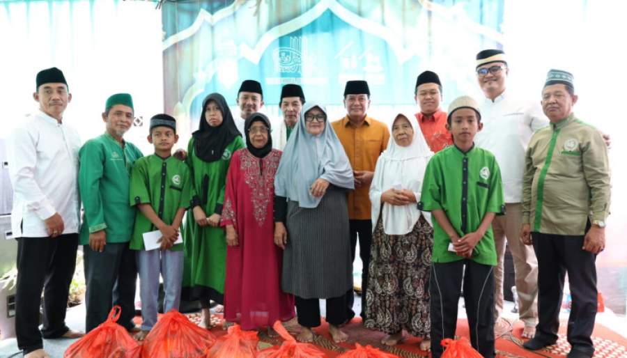 Bupati Tangerang Simbolis Salurkan Bantuan Yatim Di Yayasan Himpul Darusaadah
